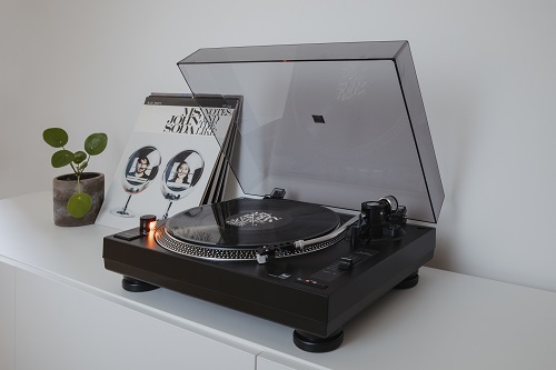 DUAL DT 250 USB Lifestyle