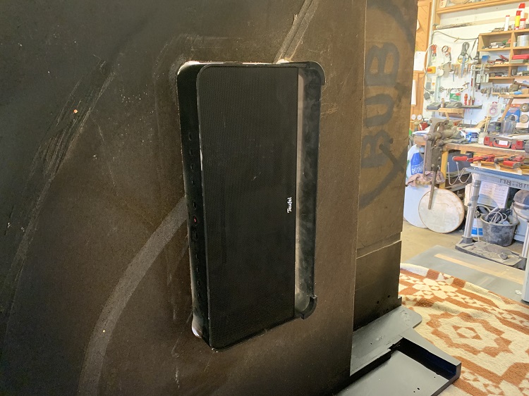 Integratie BOOMSTER XL in de kast van de piano